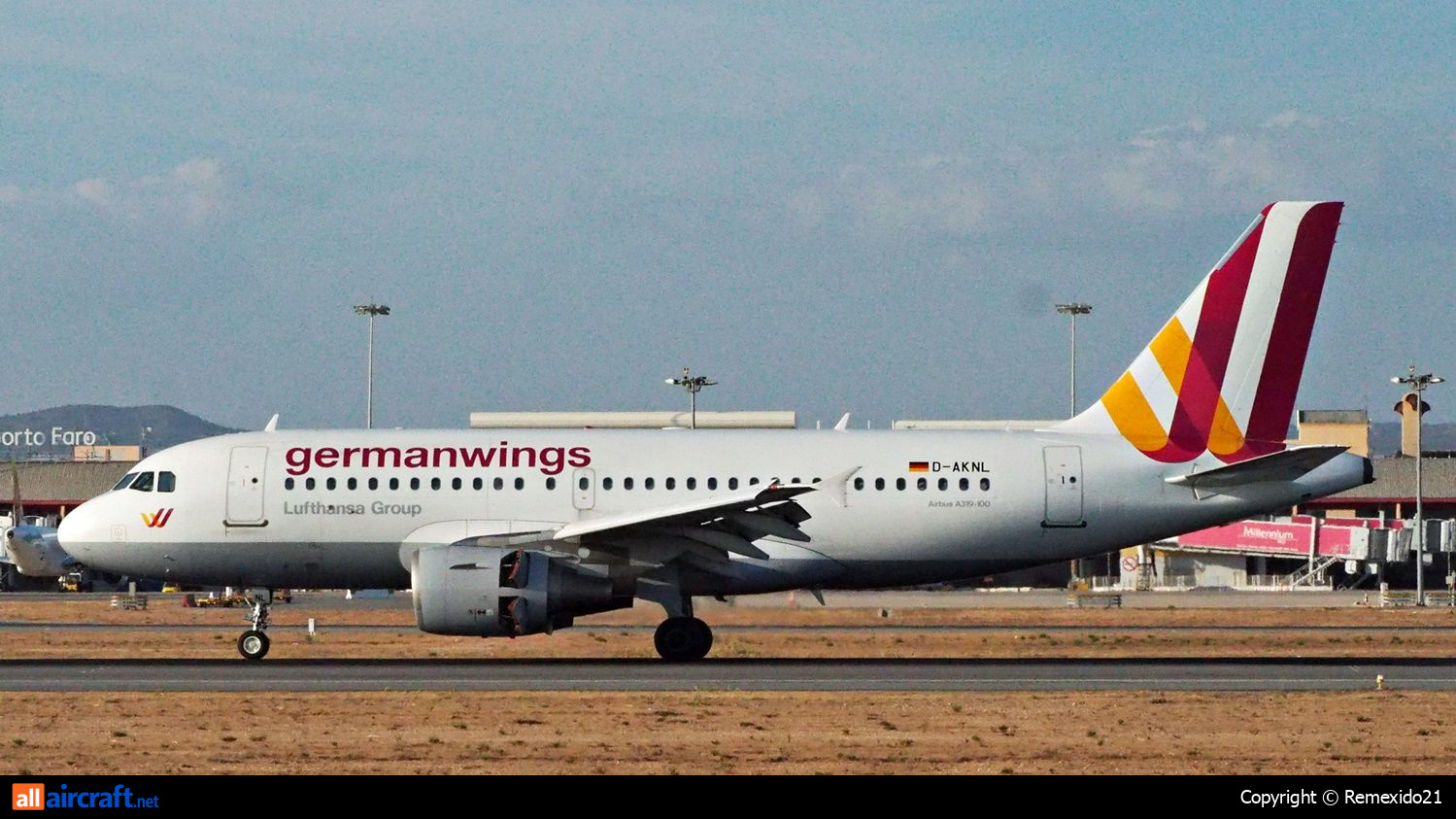 D-AKNL · Airbus A319-112 · (FAO / LPFR)