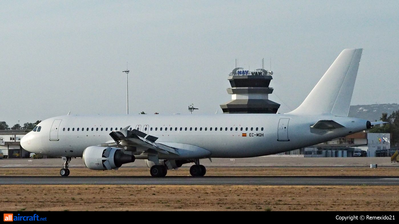 EC-MQH · Airbus A320-214 · (FAO / LPFR)