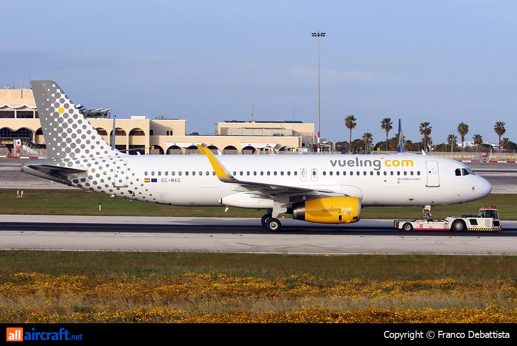 EC-MXG · Airbus A320-232 · (MLA / LMML)