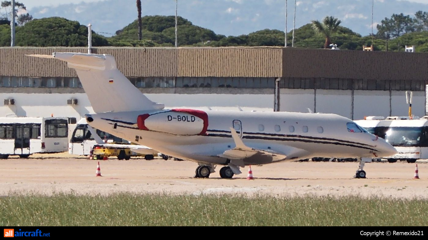 D-BOLD · Embraer EMB-545 Legacy 450 · (FAO / LPFR)