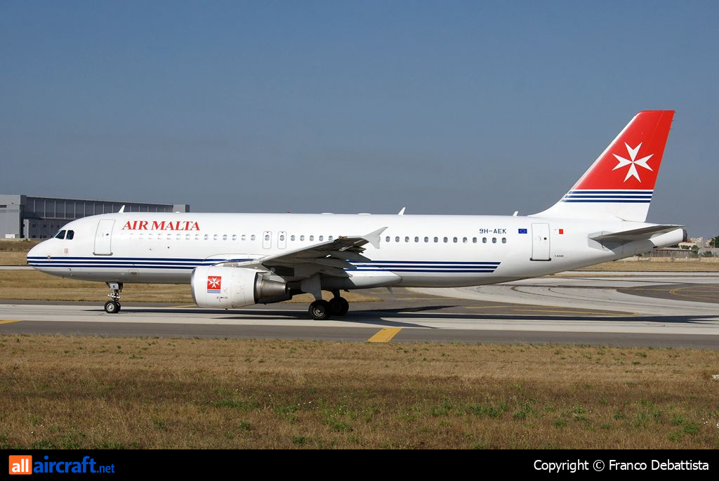 9H-AEK · Airbus A320-211 · (MLA / LMML)