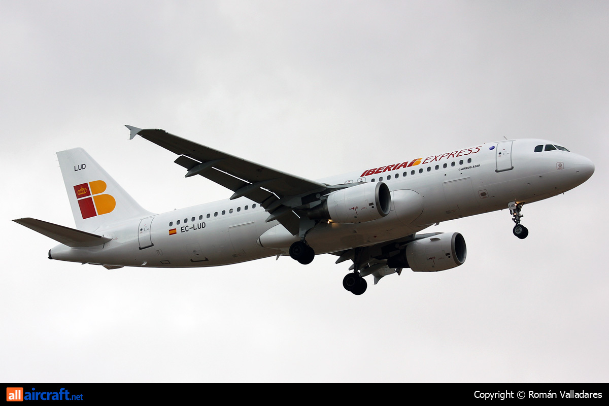 EC-LUD · Airbus A320-214 · (LPA / GCLP)