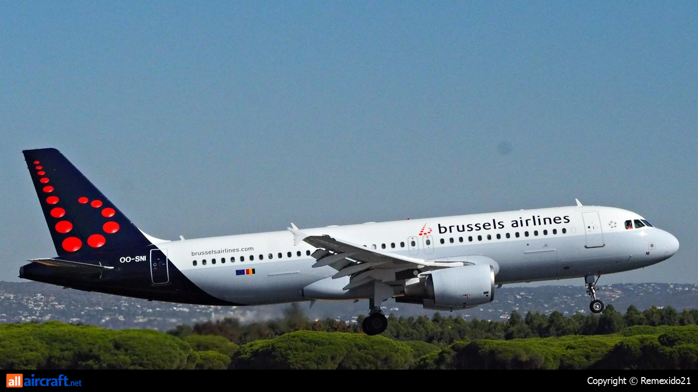 OO-SNI · Airbus A320-214 · (FAO / LPFR)