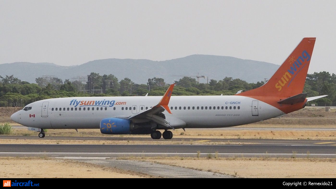 C-GNCH · Boeing 737-81D(WL) · (FAO / LPFR)