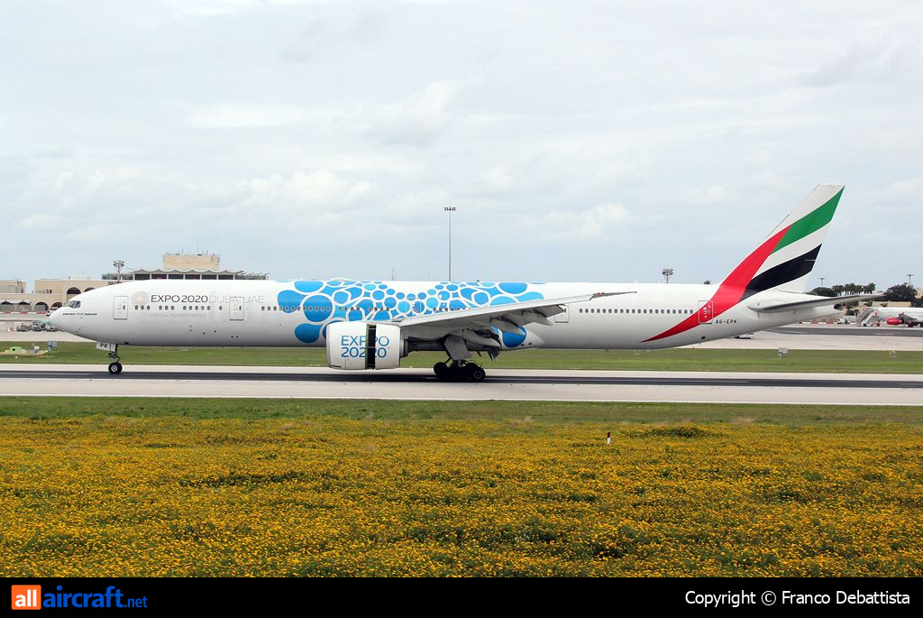 A6-EPK · Boeing 777-31H/ER · (MLA / LMML)