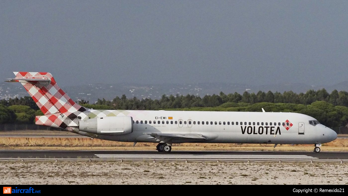 EI-EWI · Boeing 717-2BL · (FAO / LPFR)