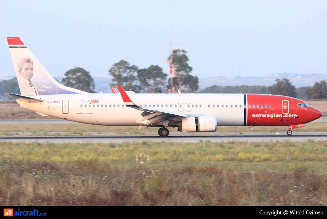G-NRWY · Boeing 737-8JP(WL) · (FCO / LIRF)