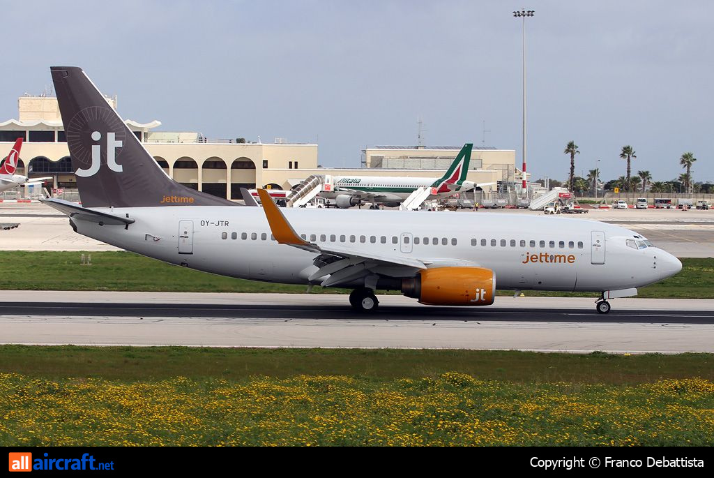 OY-JTR · Boeing 737-73A(WL) · (MLA / LMML)