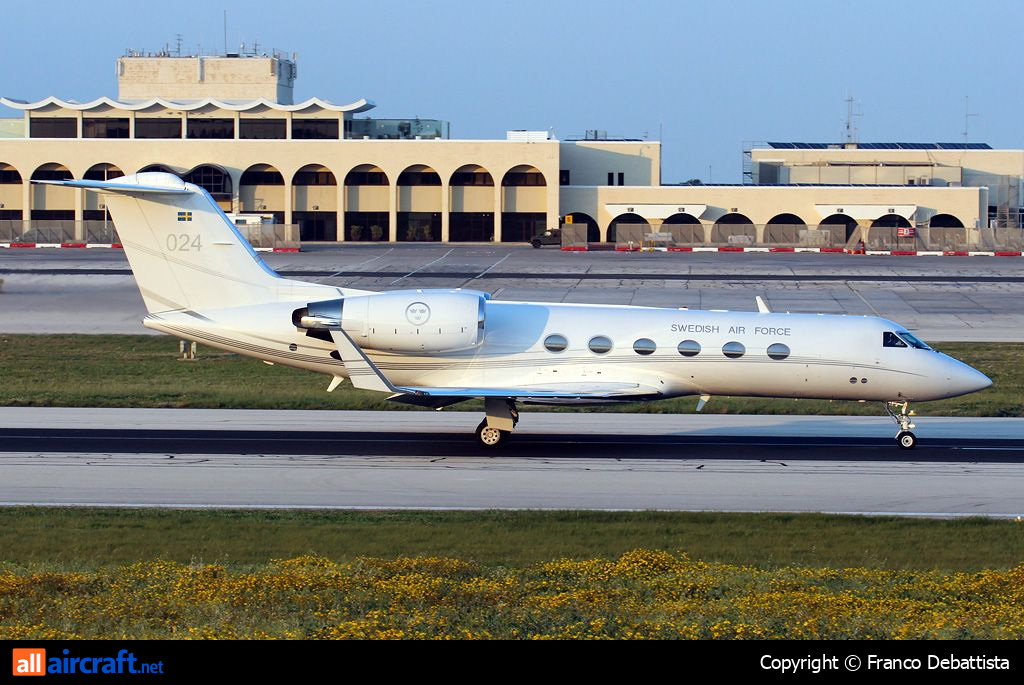 102004 · Gulfstream Aerospace G-IV · (MLA / LMML)