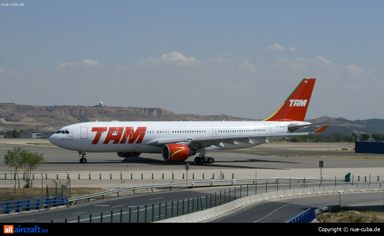 PT-MVN · Airbus A330-223 · (MAD / LEMD)