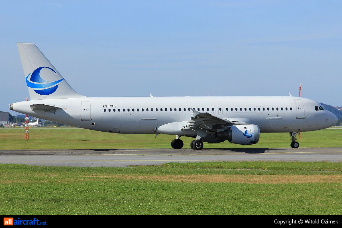 LY-VEV · Airbus A320-211 · (SVG / ENZV)