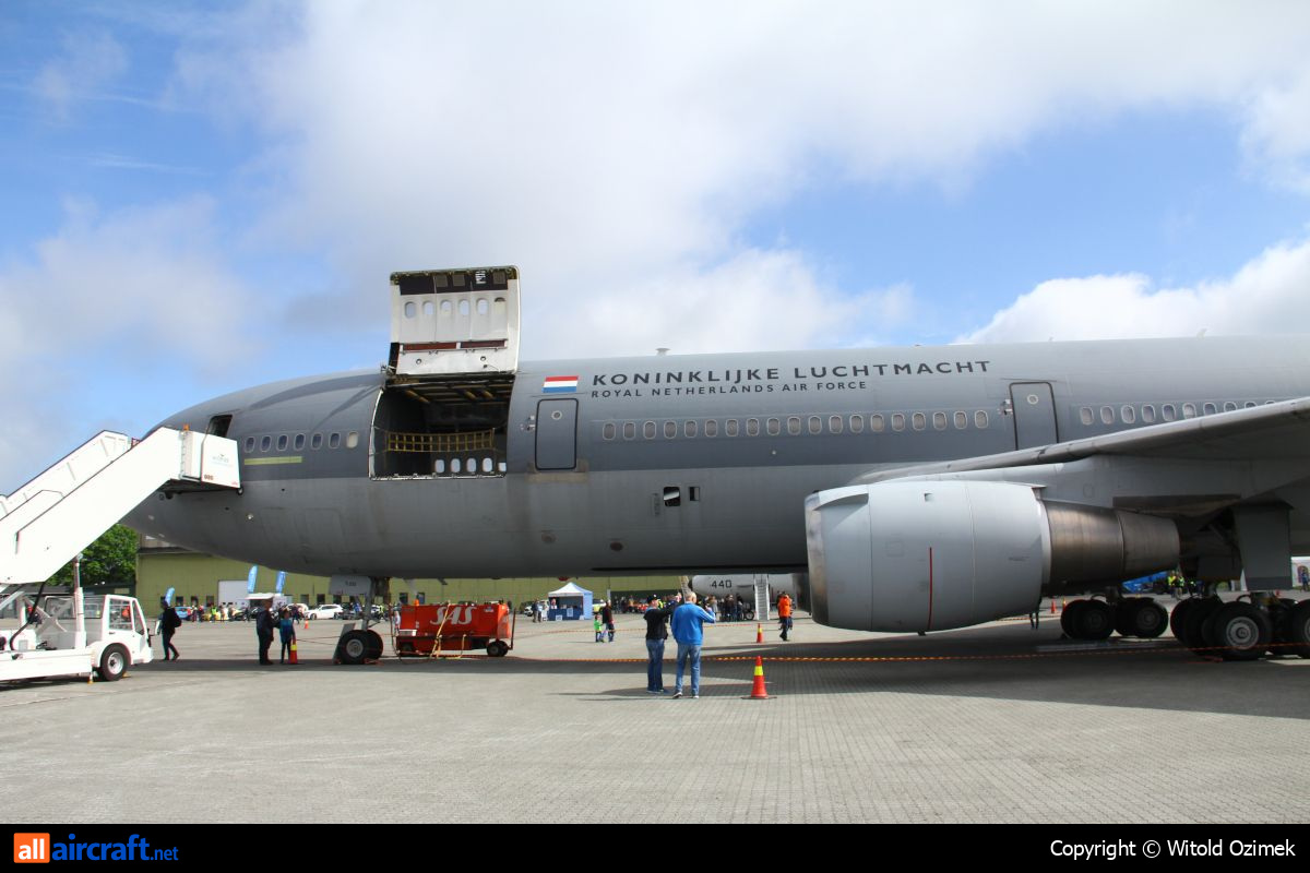 T-235 · McDonnell Douglas KDC-10-30CF · (SVG / ENZV)
