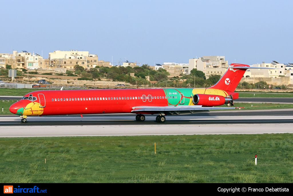 OY-RUE · McDonnell Douglas MD-83 · (MLA / LMML)
