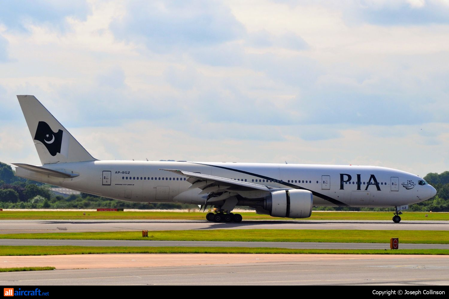 AP-BGZ · Boeing 777-240(LR) · (MAN / EGCC)