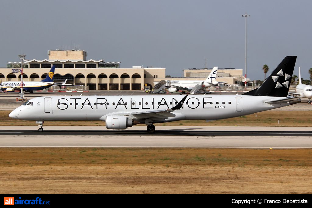 I-ADJV · Embraer 190-200LR · (MLA / LMML)
