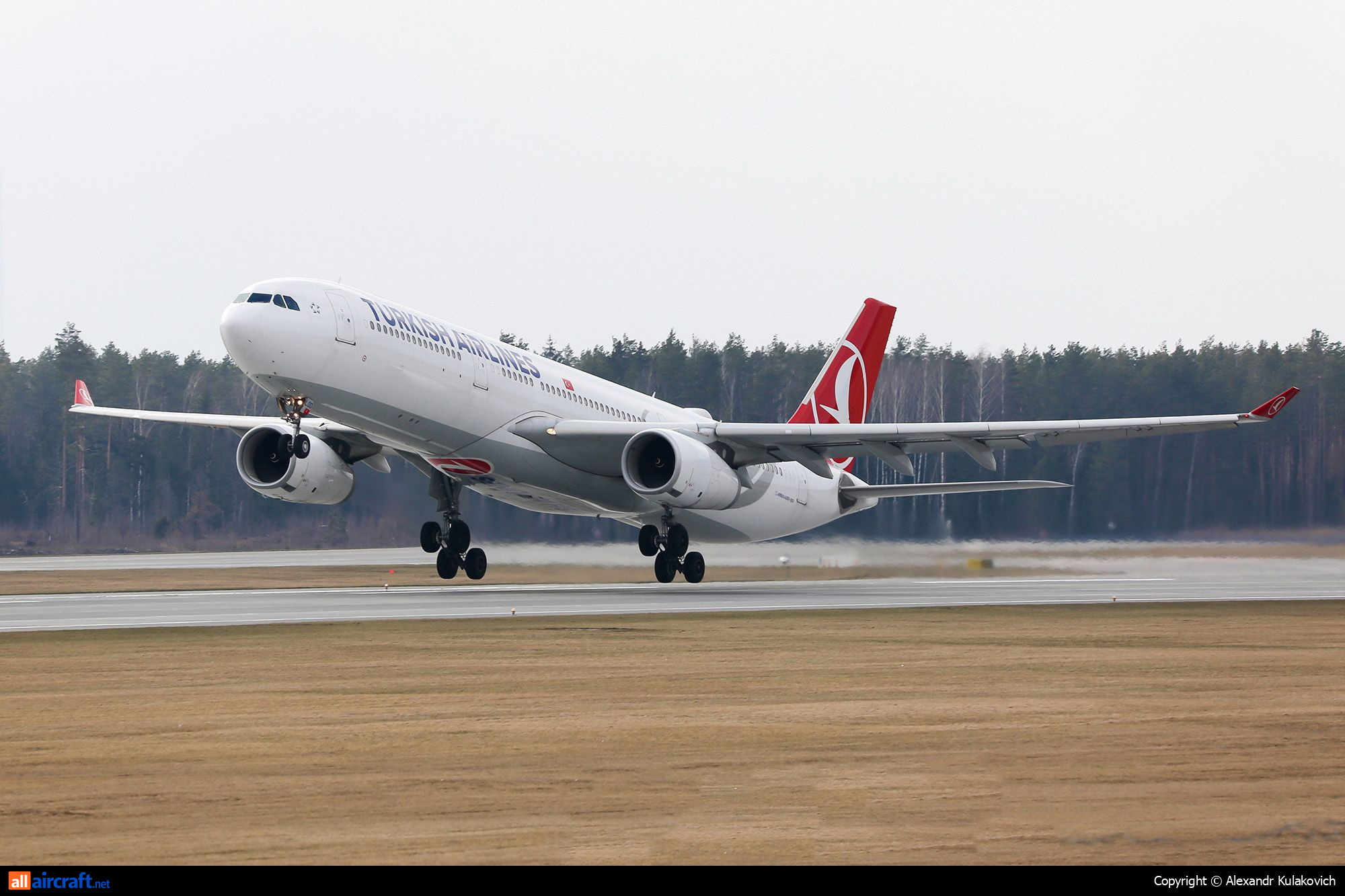 TC-LOD · Airbus A330-343 · (MSQ / UMMS)