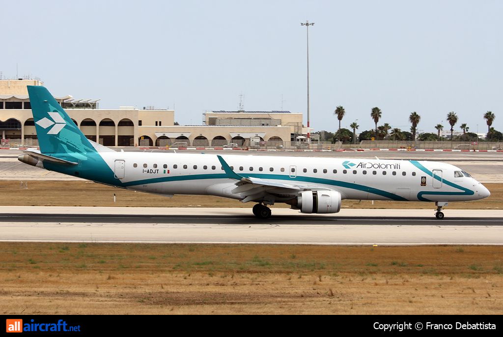 I-ADJT · Embraer 190-200LR · (MLA / LMML)