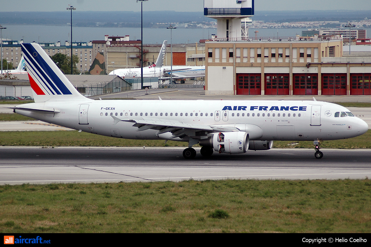 F-GKXH · Airbus A320-214 · (LIS / LPPT)