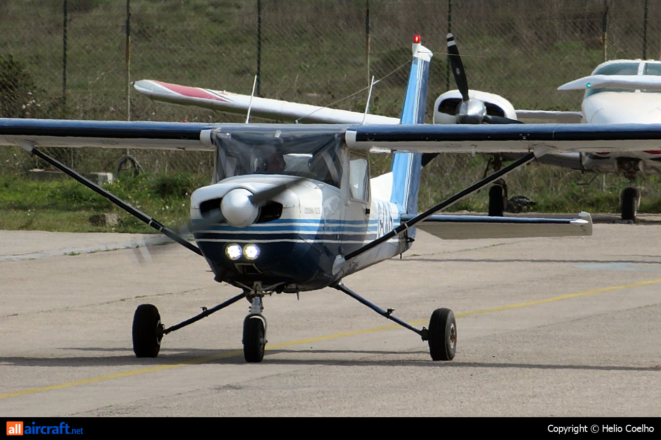 G-CIJS · Reims-Cessna F152 II · (LPCS)