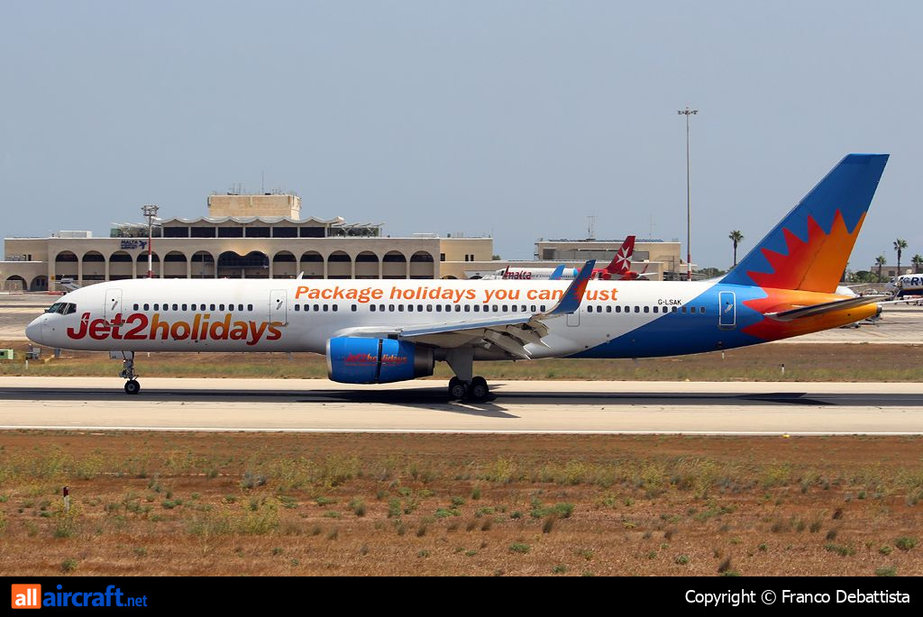G-LSAK · Boeing 757-23N(WL) · (MLA / LMML)