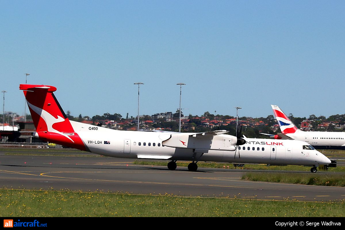 VH-LQH · Bombardier Dash 8-Q402 · (SYD / YSSY)