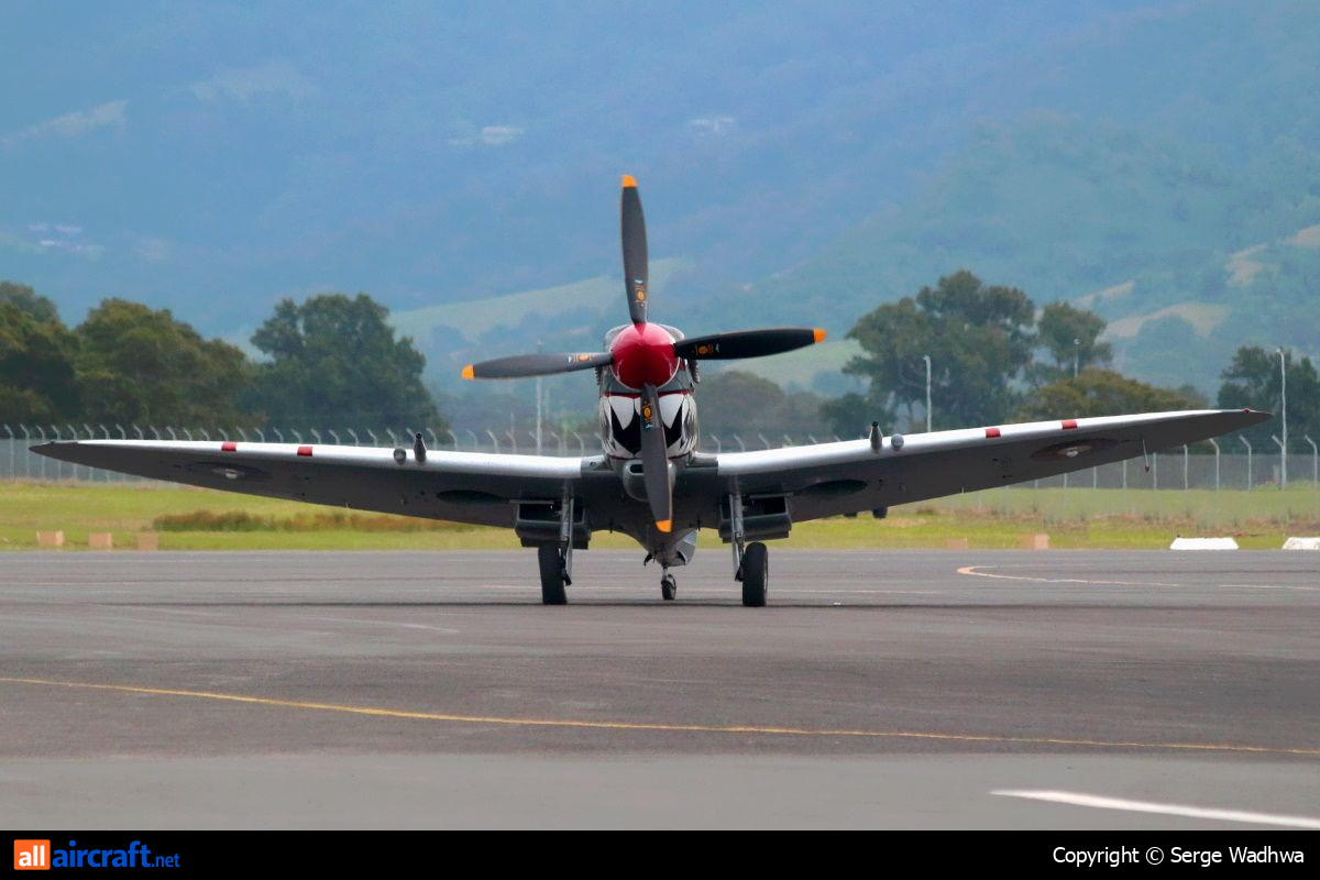 VH-HET · Supermarine Spitfire HF.VIII · (WOL / YWOL)