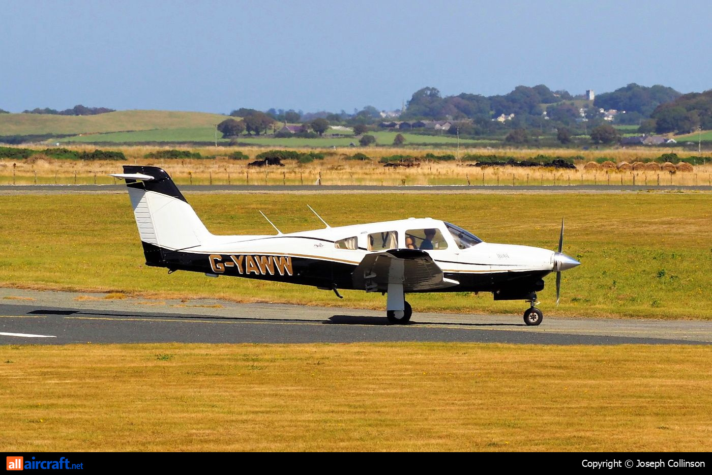 G-YAWW · Piper PA-28RT-201T Turbo Arrow IV · (EGCK)