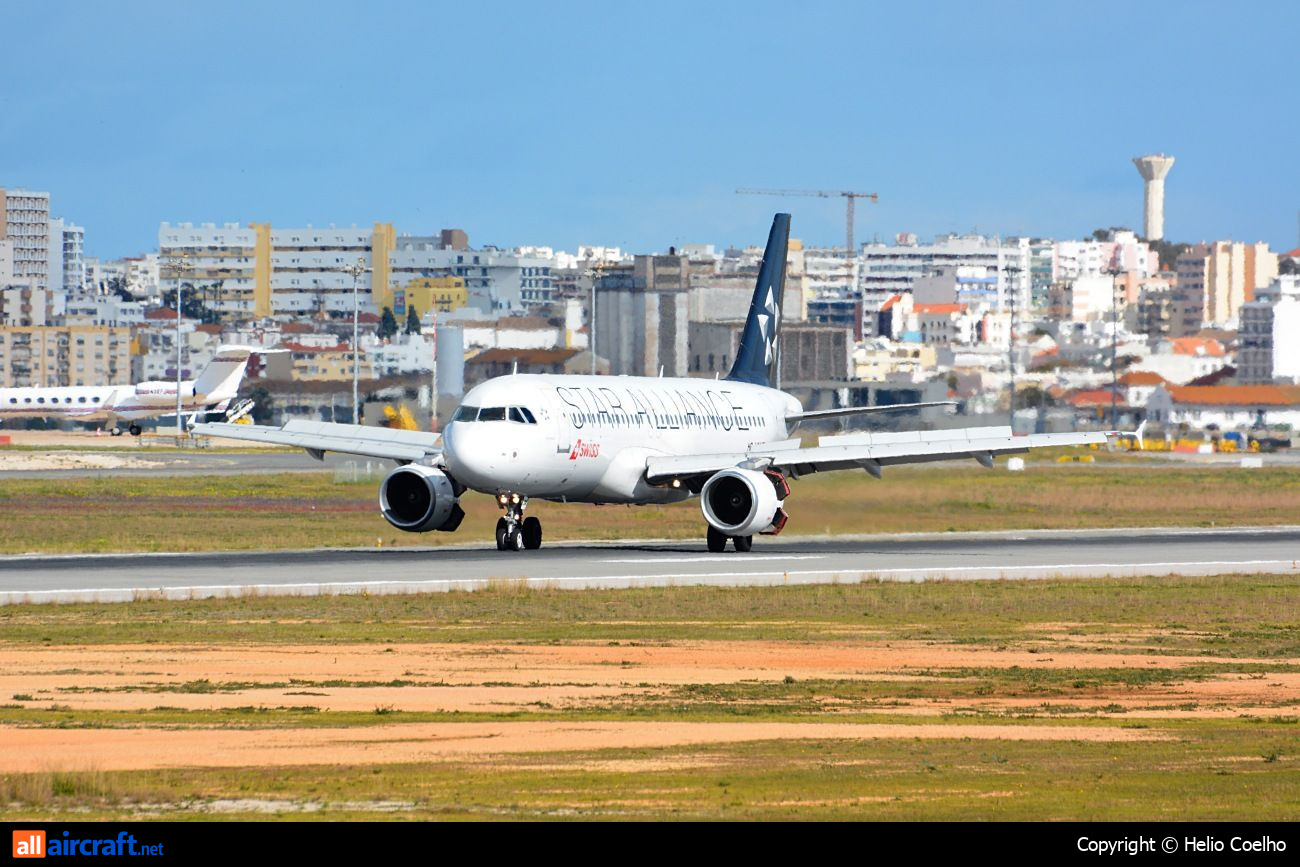 HB-IJM · Airbus A320-214 · (FAO / LPFR)