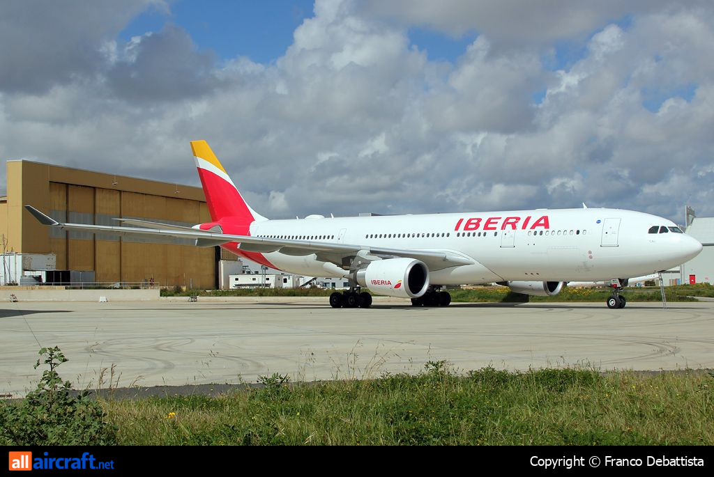 EC-MOY · Airbus A330-202 · (MLA / LMML)