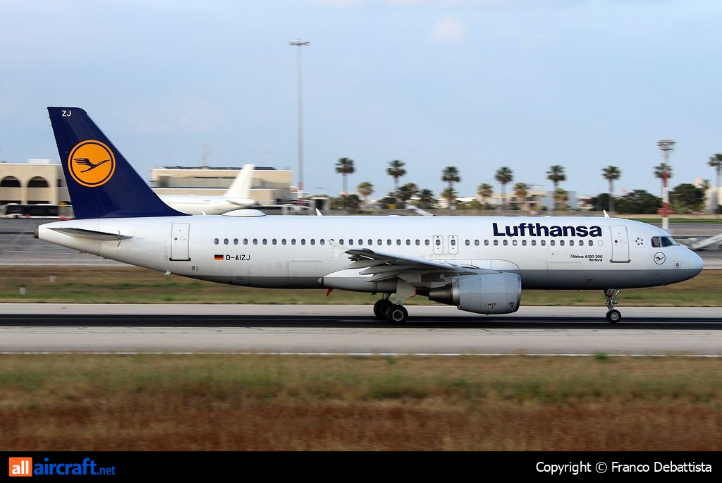 D-AIZJ · Airbus A320-214 · (MLA / LMML)