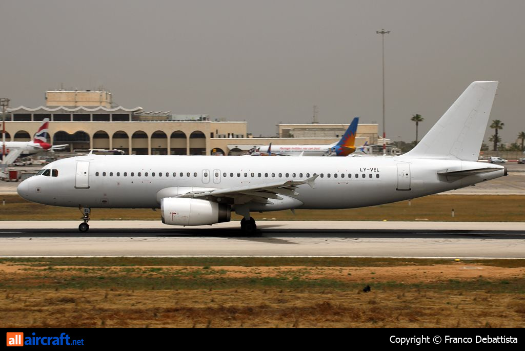 LY-VEL · Airbus A320-232 · (MLA / LMML)