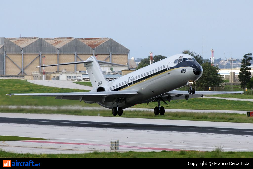 160050 · McDonnell Douglas C-9B Skytrain II · (MLA / LMML)