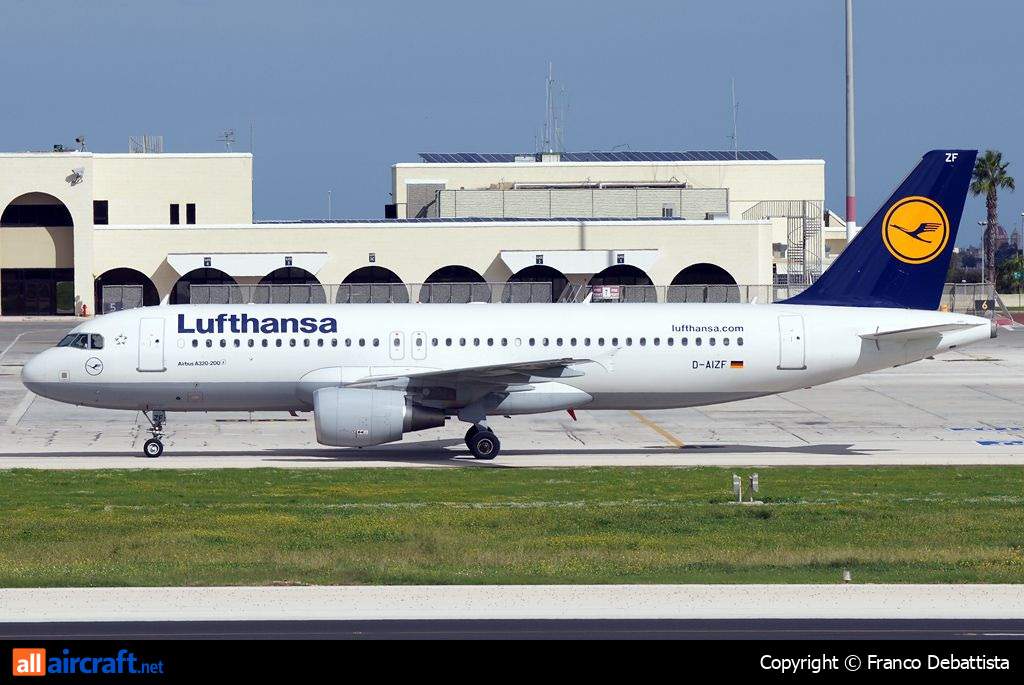 D-AIZF · Airbus A320-214 · (MLA / LMML)