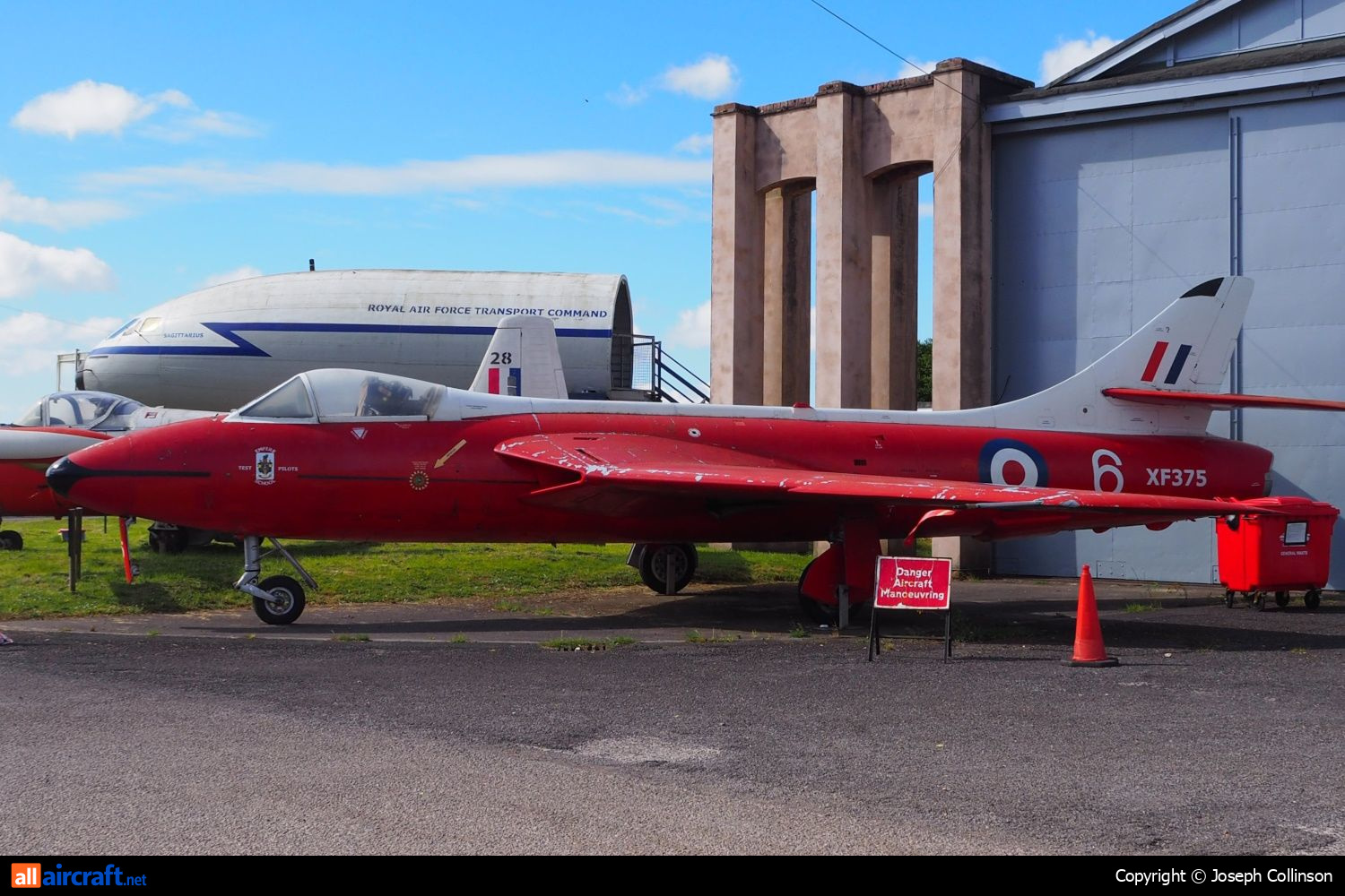 XF375 · Hawker Hunter F.6 · (EGLS)