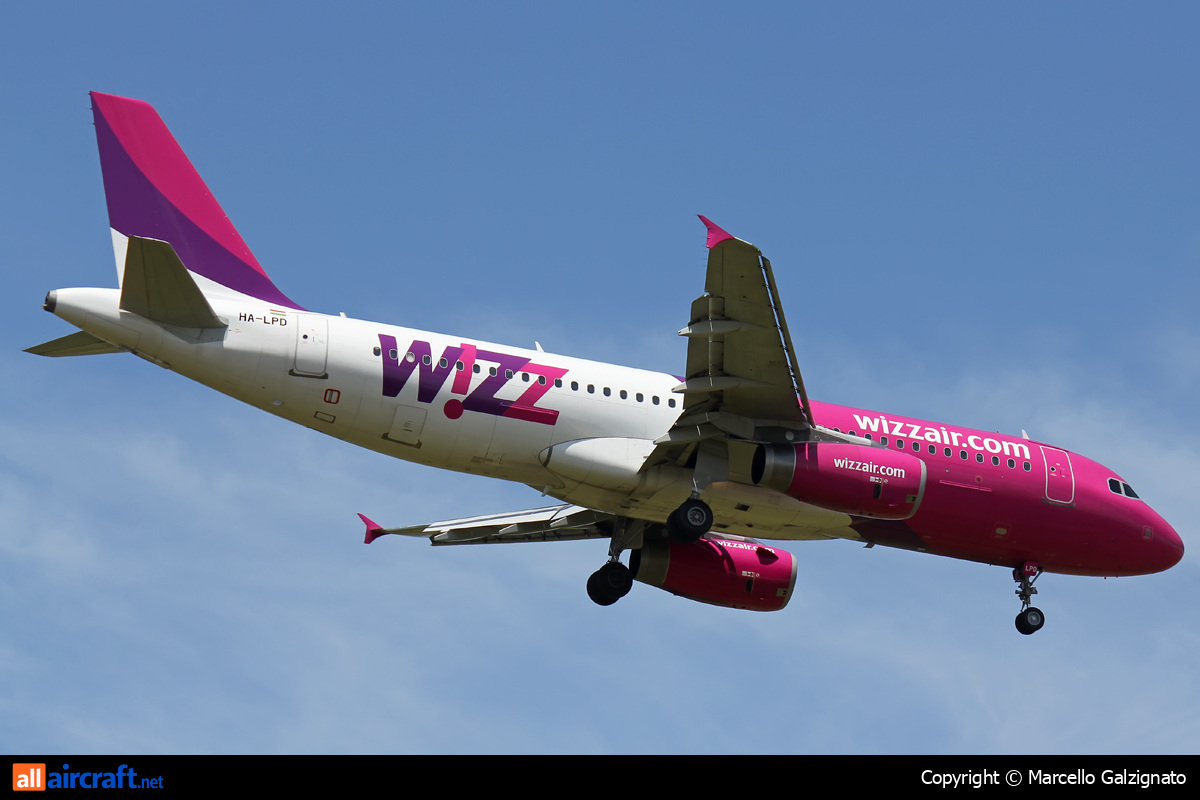 HA-LPD · Airbus A320-233 · (PSA / LIRP)