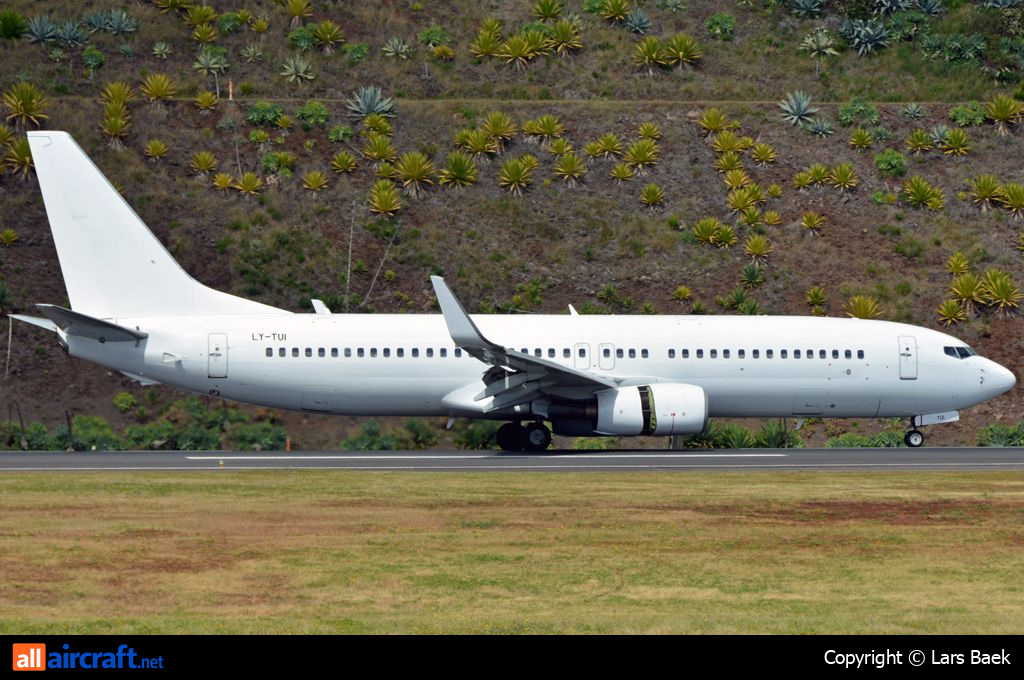 LY-TUI · Boeing 737-85P(WL) · (FNC / LPMA)