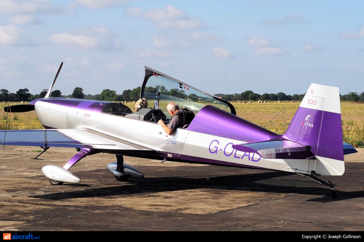 G-OLAD · Extra EA-300L · -