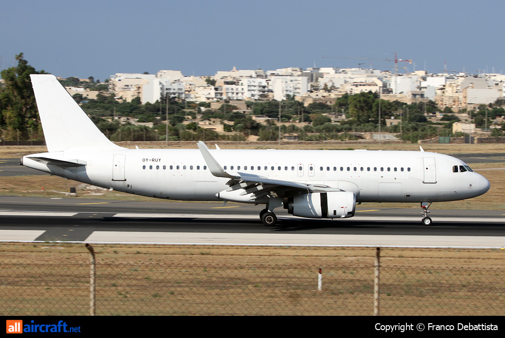 OY-RUY · Airbus A320-232(WL) · MLA / LMML