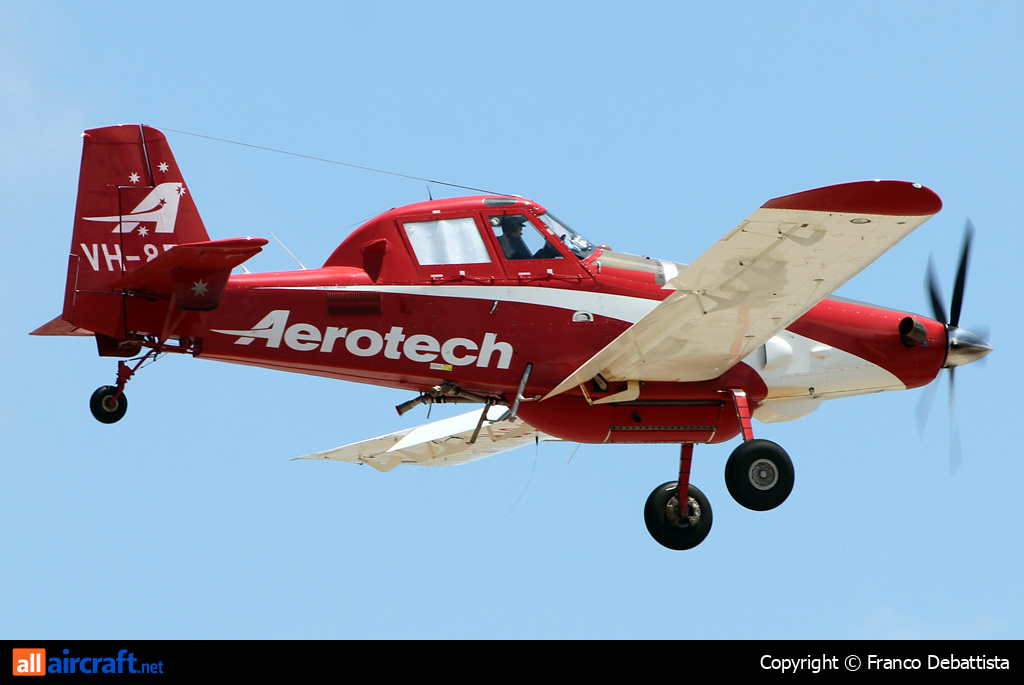 VH-8FR · Air Tractor AT-802 · MLA / LMML