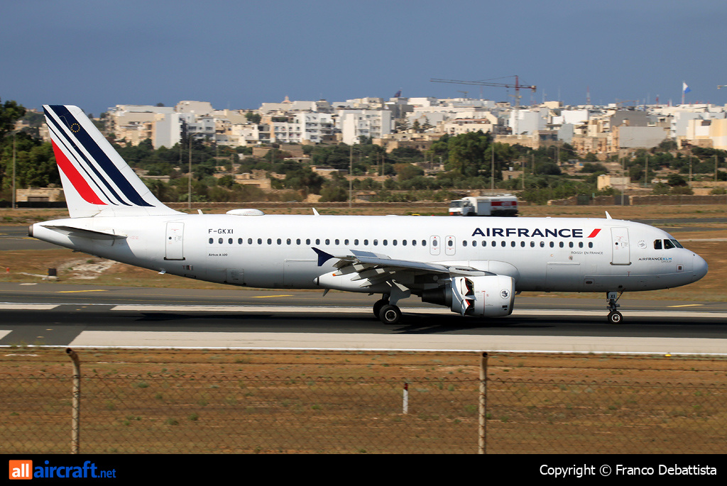 F-GKXI · Airbus A320-214 · MLA / LMML