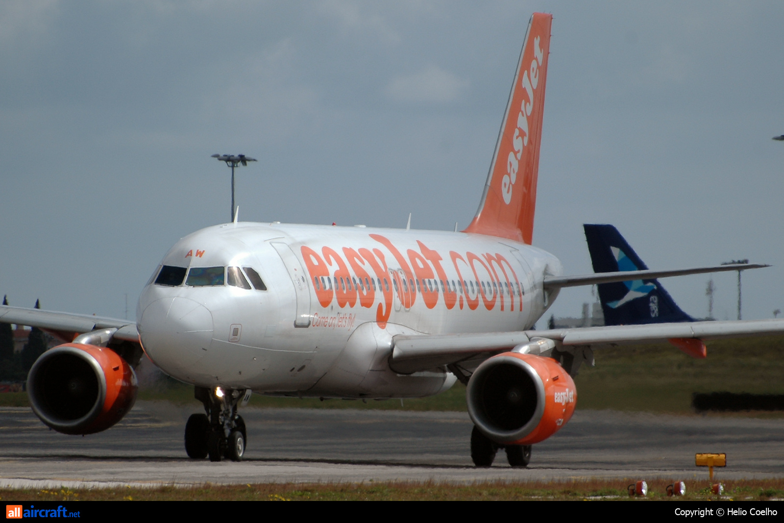 G-EZAW · Airbus A319-111 · (LIS / LPPT)