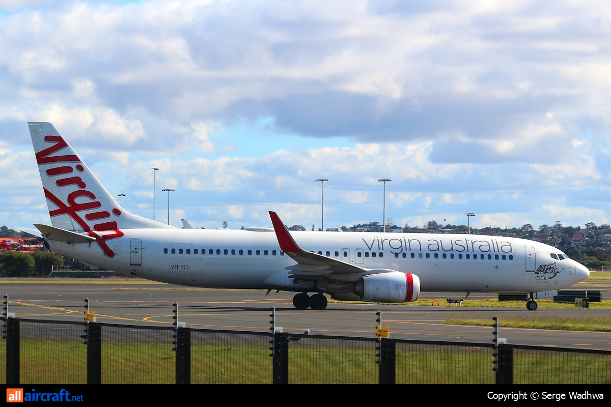 VH-YIQ · Boeing 737-8FE(WL) · SYD / YSSY