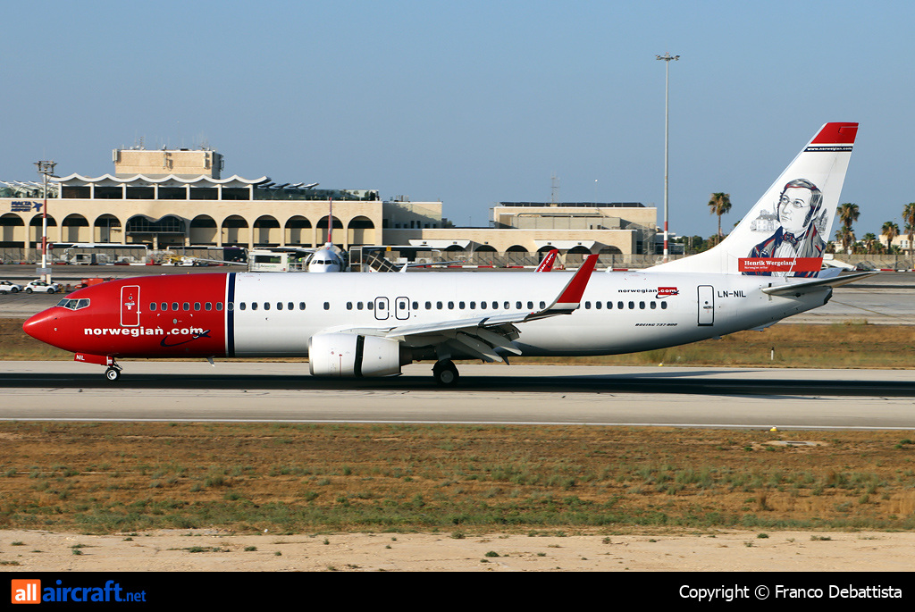 LN-NIL · Boeing 737-8KN(WL) · MLA / LMML