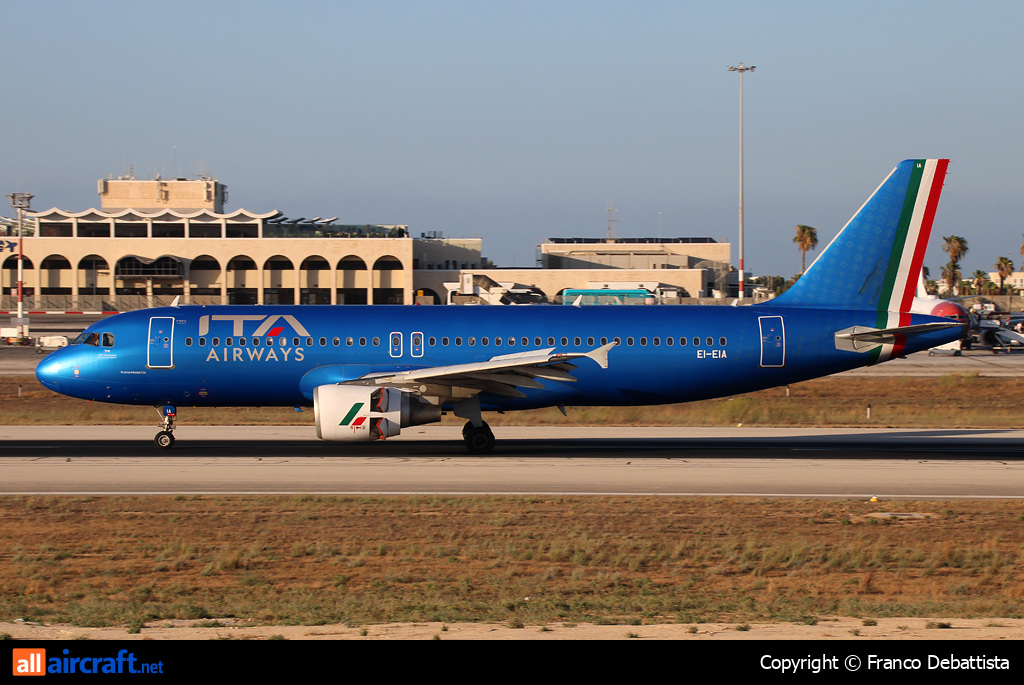 EI-EIA · Airbus A320-216 · MLA / LMML