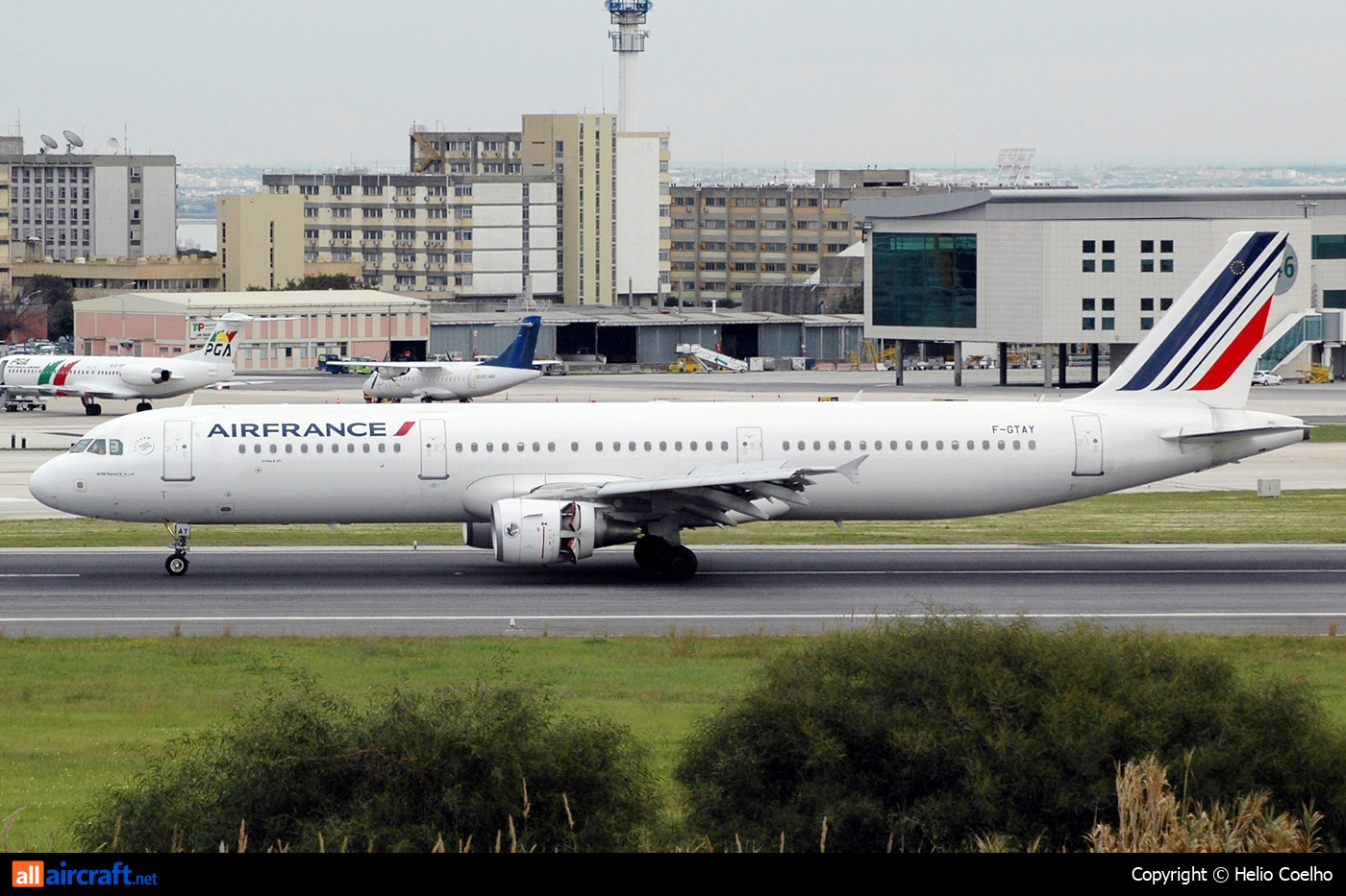 F-GTAY · Airbus A321-212 · (LIS / LPPT)