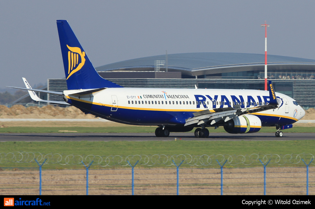 EI-DYY · Boeing 737-8AS(WL) · (RZE / EPRZ)