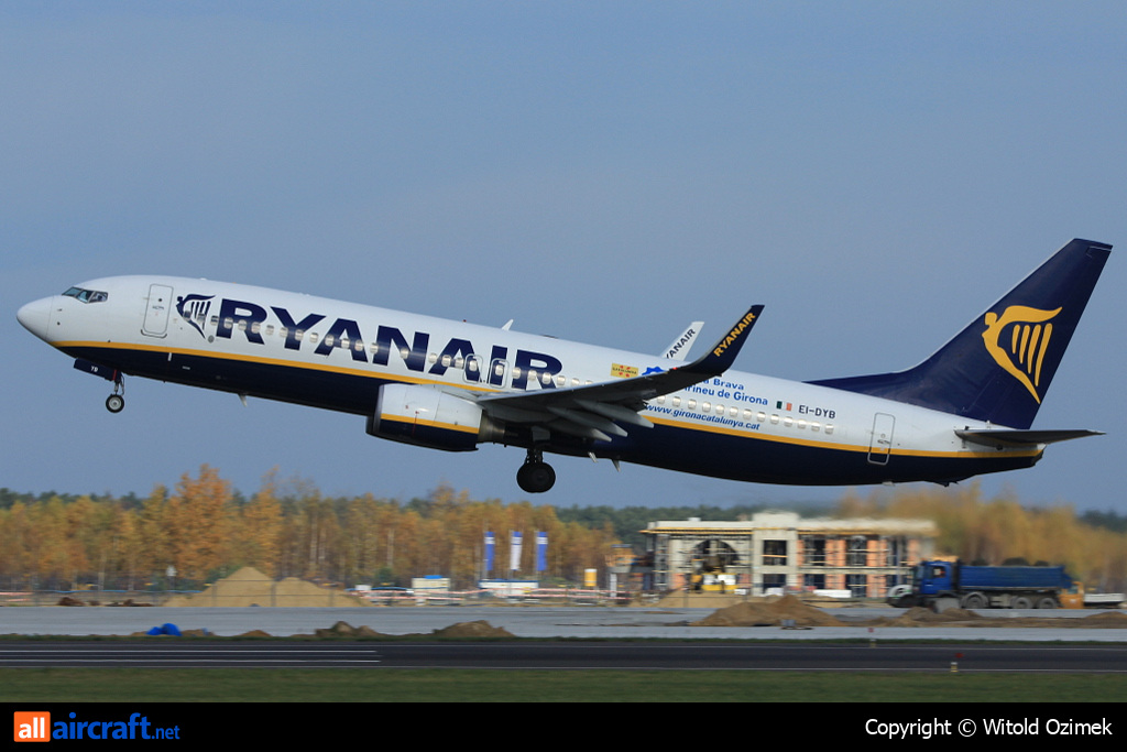 EI-DYB · Boeing 737-8AS · (RZE / EPRZ)