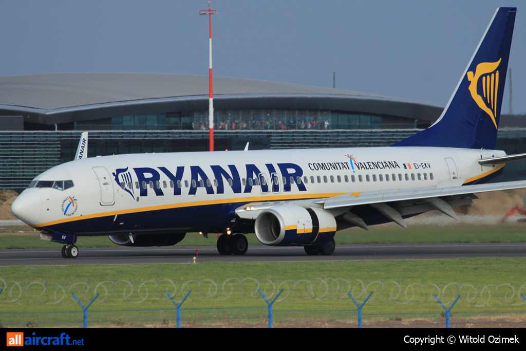 EI-EKV · Boeing 737-8AS(WL) · (RZE / EPRZ)
