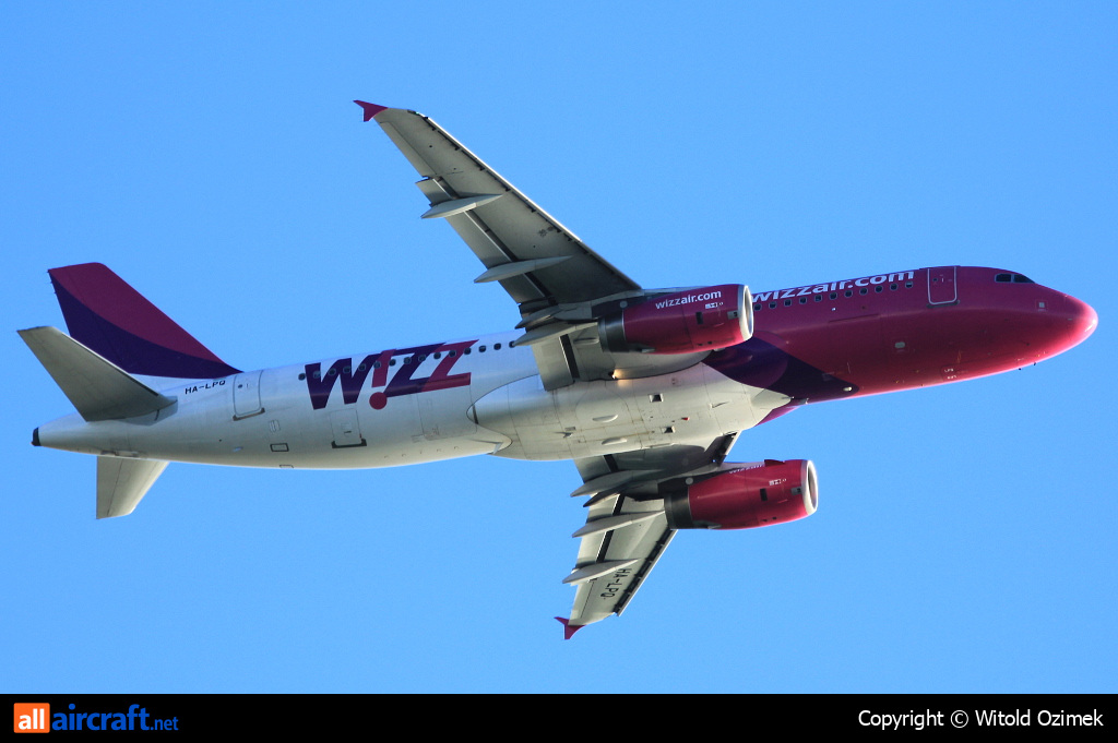 HA-LPQ · Airbus A320-232 · (FCO / LIRF)