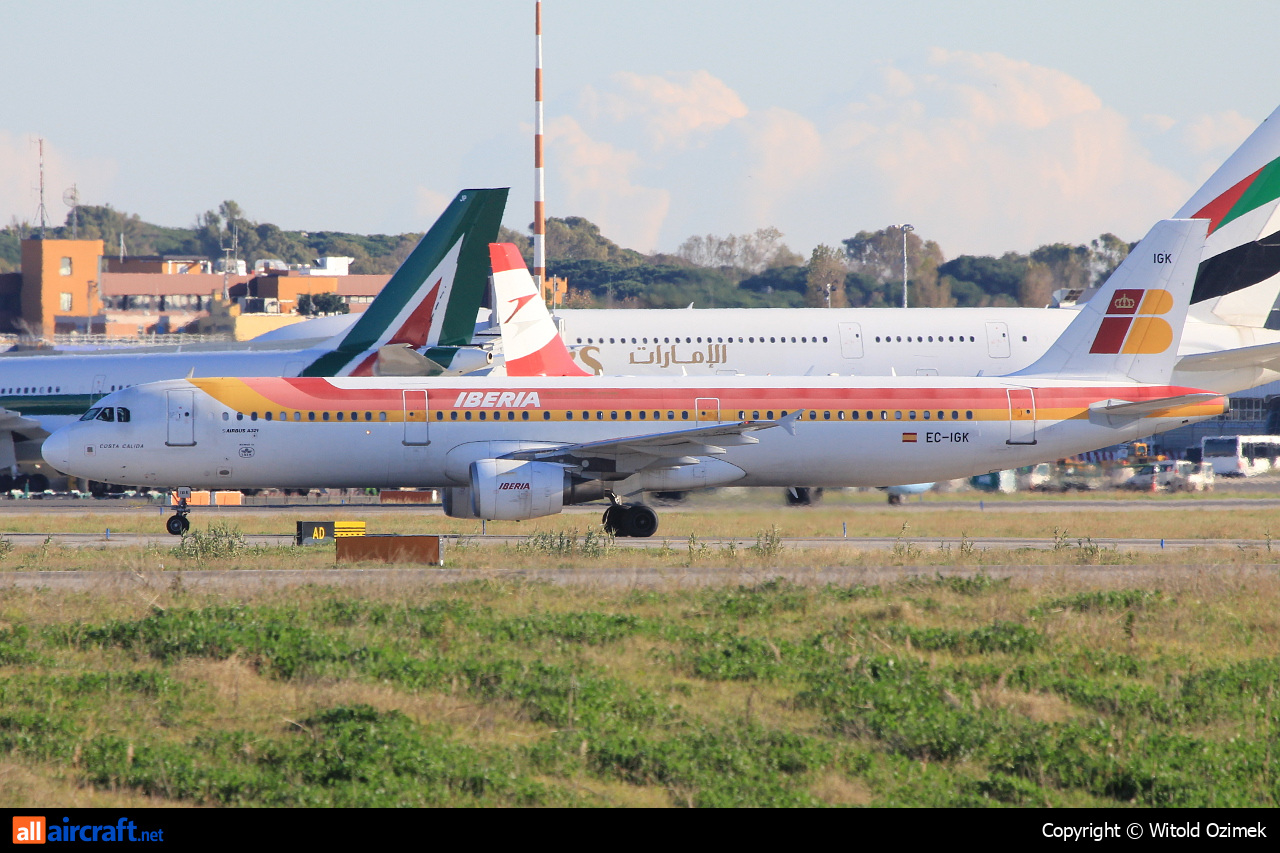 EC-IGK · Airbus A321-211 · (FCO / LIRF)